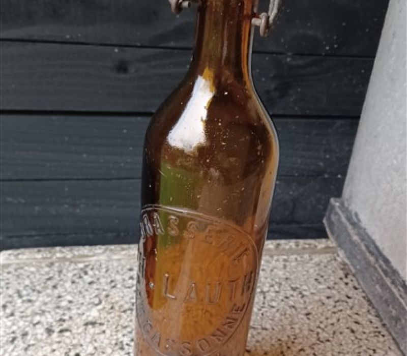 oude Franse beugelfles