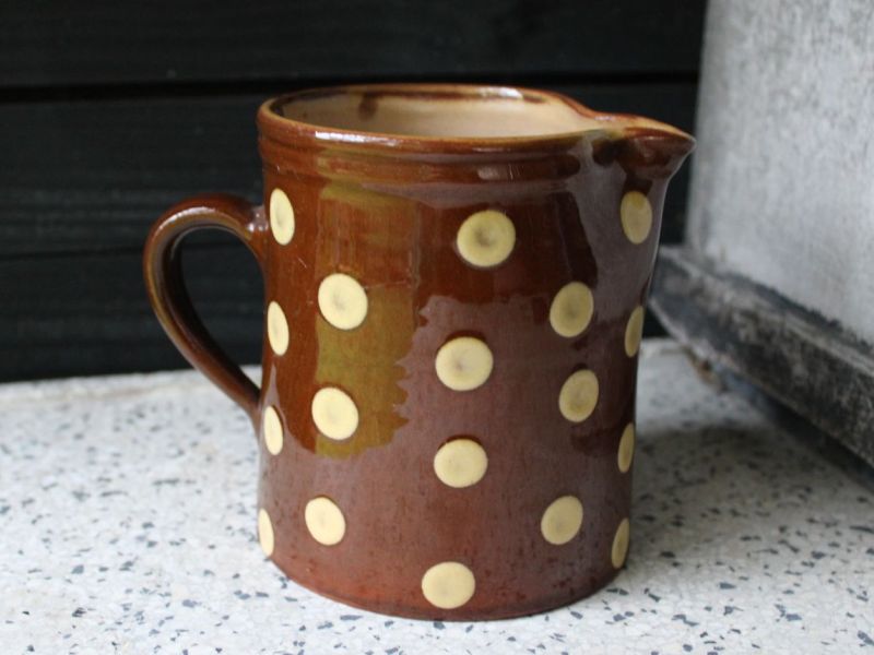 aardewerken kan met stippen