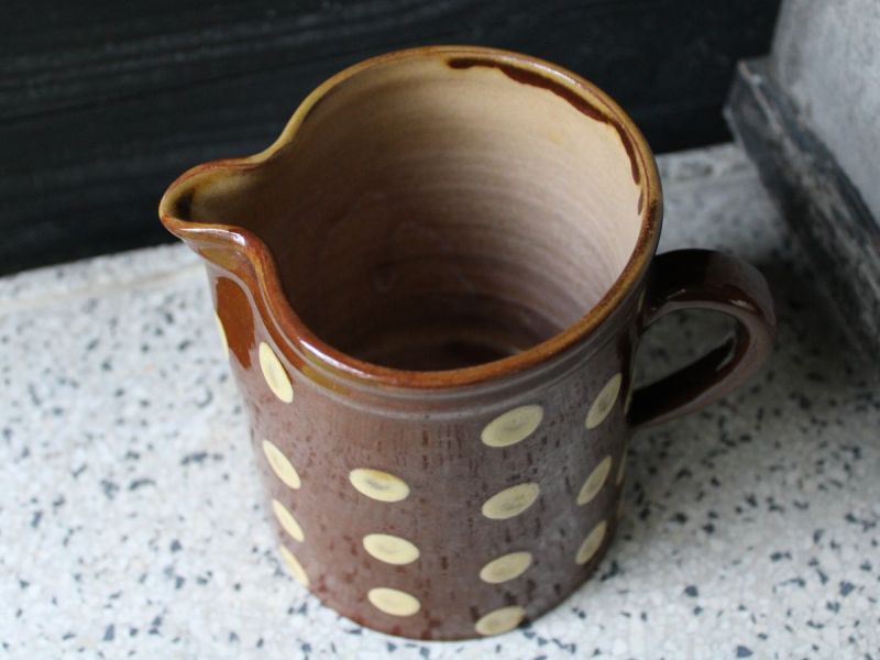 aardewerken kan met stippen