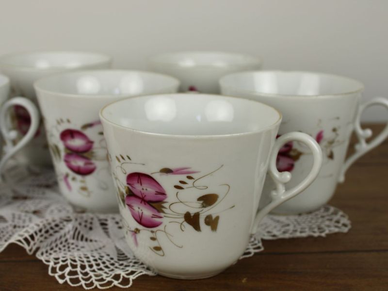 Franse handbeschilderde kopjes