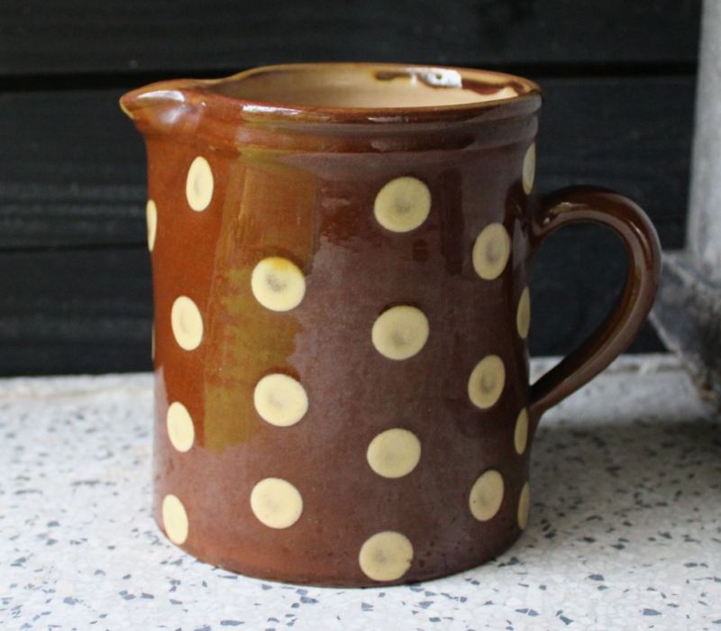 aardewerken kan met stippen