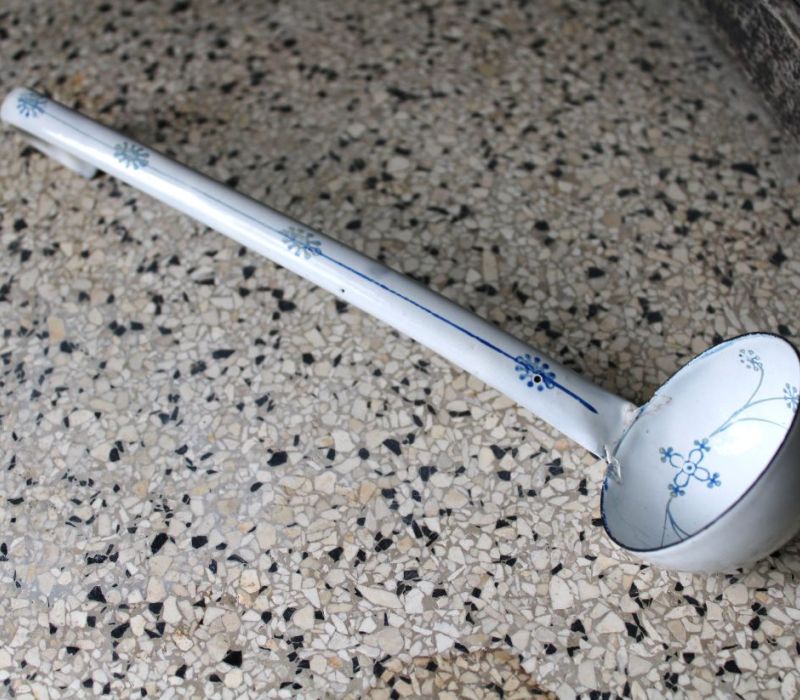 emaille sauslepel saks